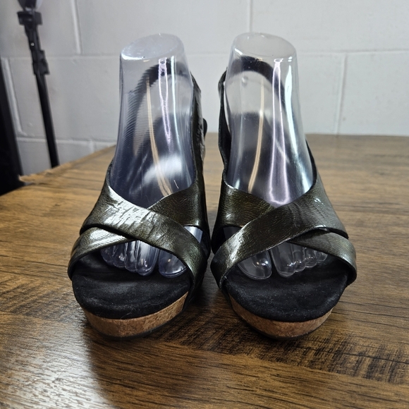 Ugg Hazel 1926 Metallic Patent Slingback Cork Wedge Heels Sandals - Picture 11 of 12